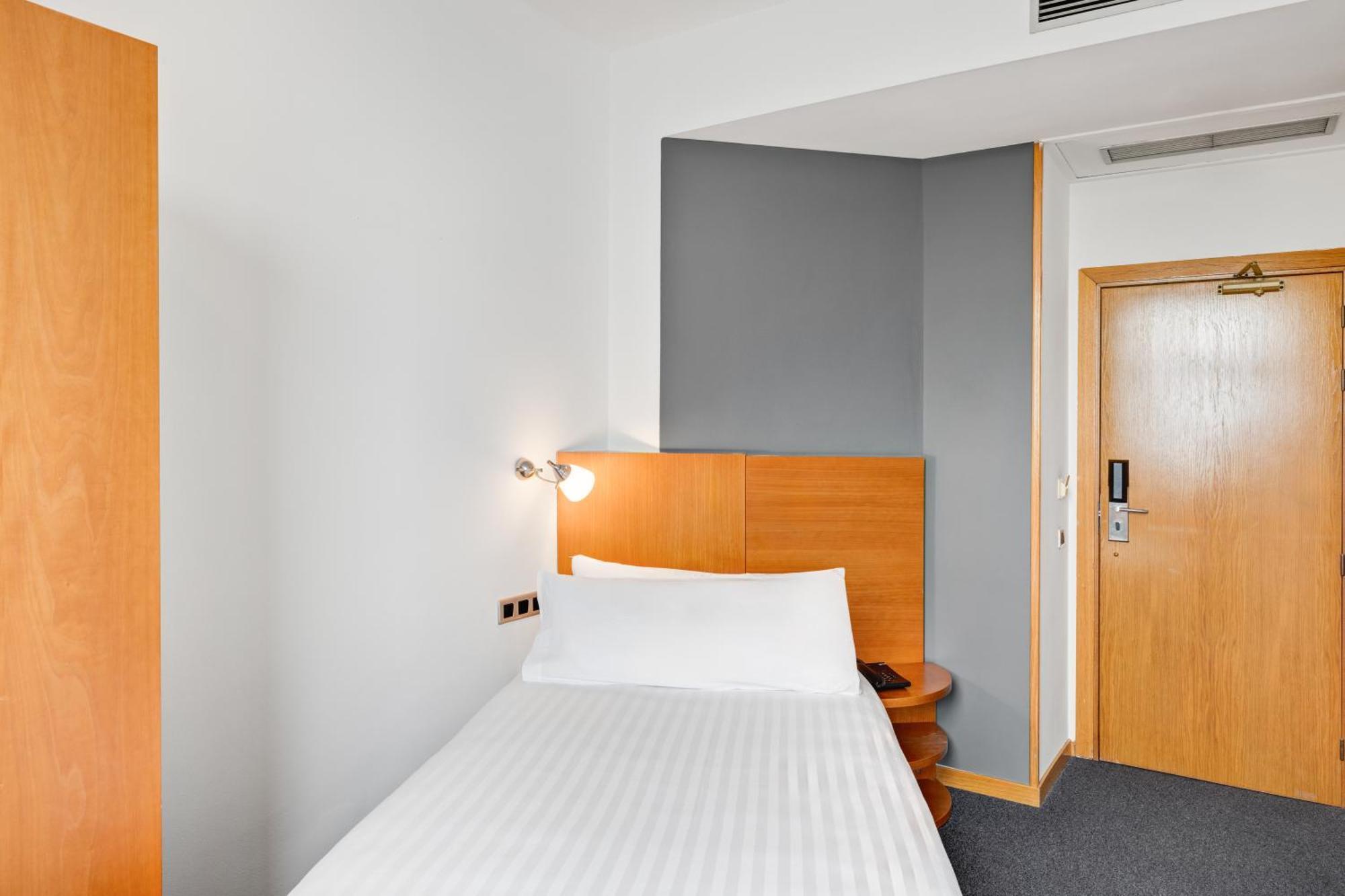B&B Hotel Barcelona Mollet Porta De Gallecs Mollet del Valles Exterior photo